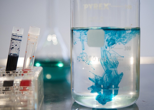 高效塊狀硬泡催化劑,適用于聚氨酯硬質(zhì)泡沫板材的生產(chǎn)